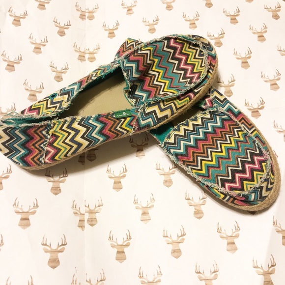 Sanuk Shoes - Sanuk zig zag slip-on! Sanuk Shoes - Sanuk zig zag slip-on!
